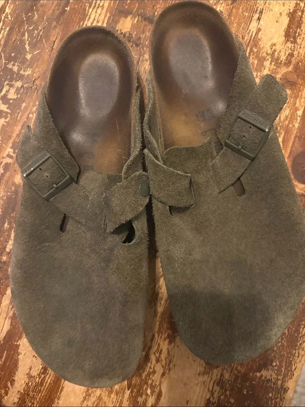 Birkenstock Kids Suede Clogs in Olive